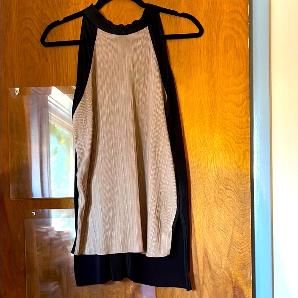 Zara Women’s Black and Tan Sleeveless Top